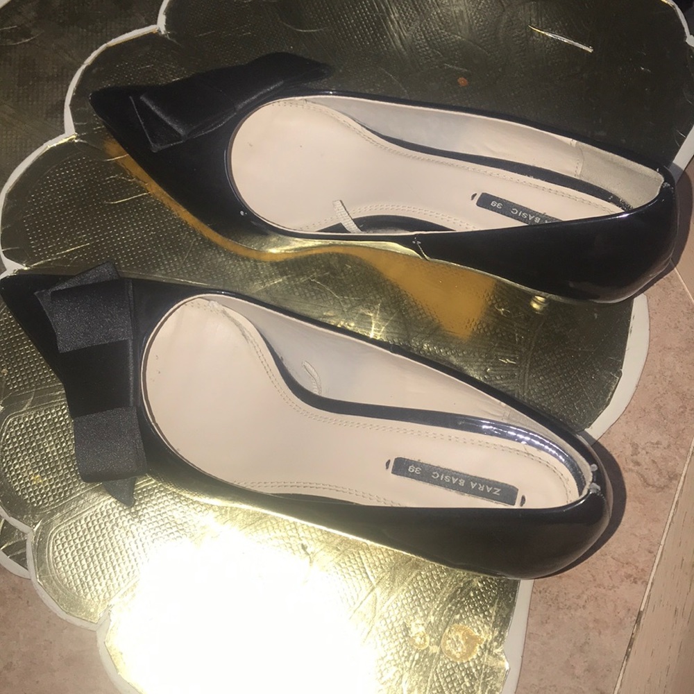 Cute patent leather kitten with satin bow!